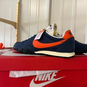 Nike Waffle Racer trainers BRAND NEW navy and orange 💘💘💘💘